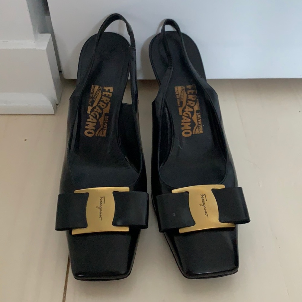 Vintage Ferragamo patent leather square shoes